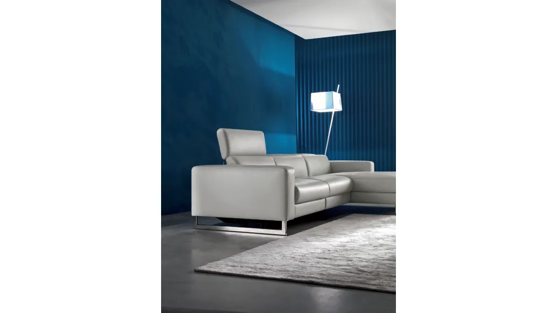 Divano in pelle con meccanismo relax