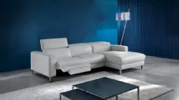 Divano in pelle con meccanismo relax